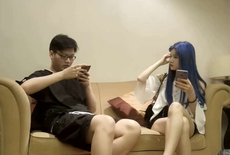 横扫全国外围约了个蓝发高颜值妹子的。！